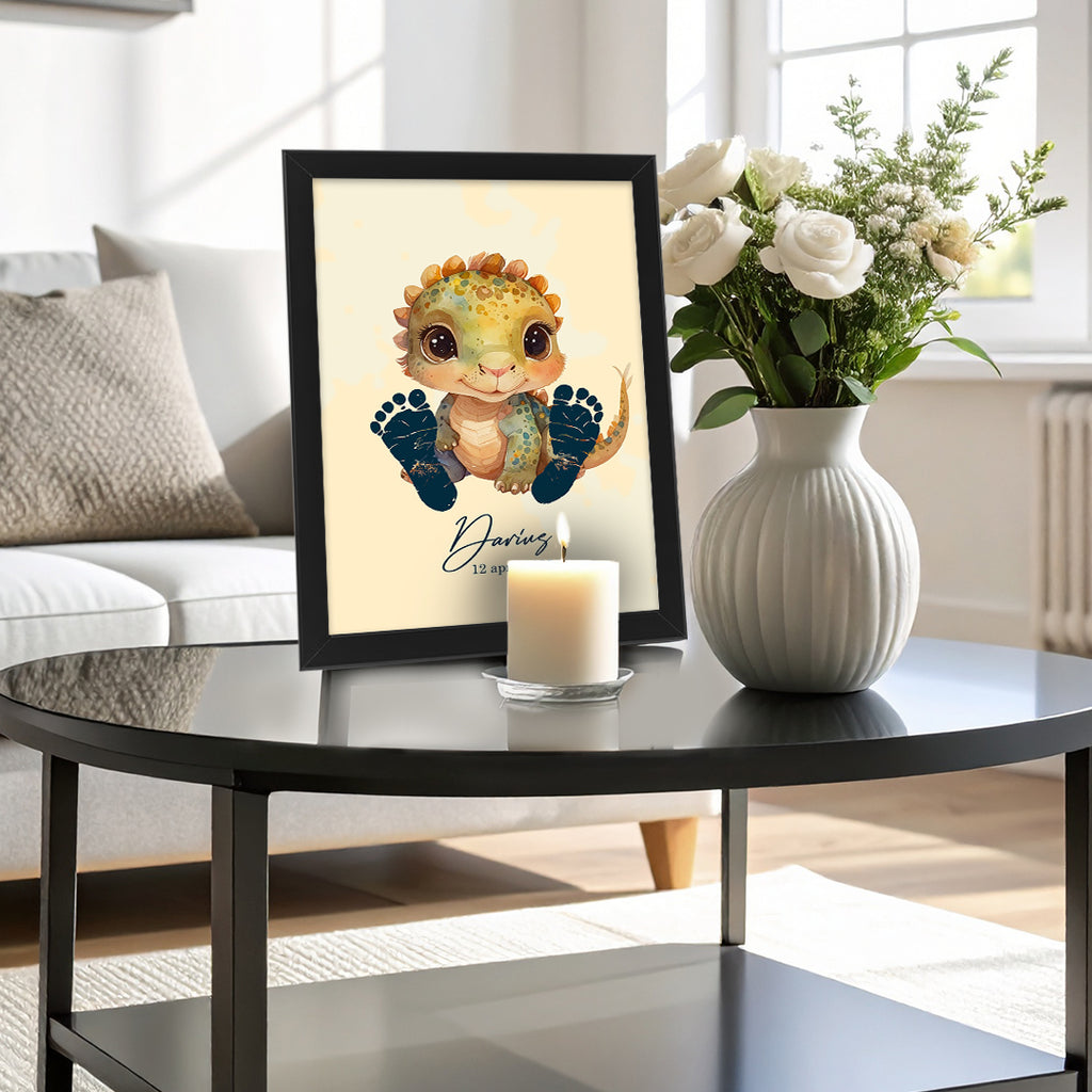 Tablou personalizat bebeluș cu dinozaur și amprentă – Cadou unic de botez